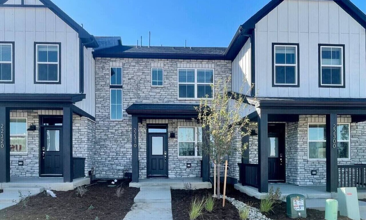 Aurora House | Luxe Max 8 Guests - Access I-70/E-470 - Anschutz Medical - Trails - Airport