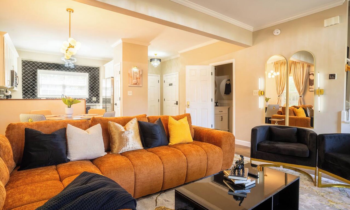 Northeast Raleigh House | Luxury 2BD Retreat, King Suite, Spa Baths, Pet Friendly, Near Downtown Raleigh