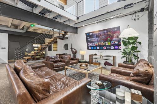 Chatham-Arch House | Luxury 5BR Mass Ave Retreat w Gym & Sauna