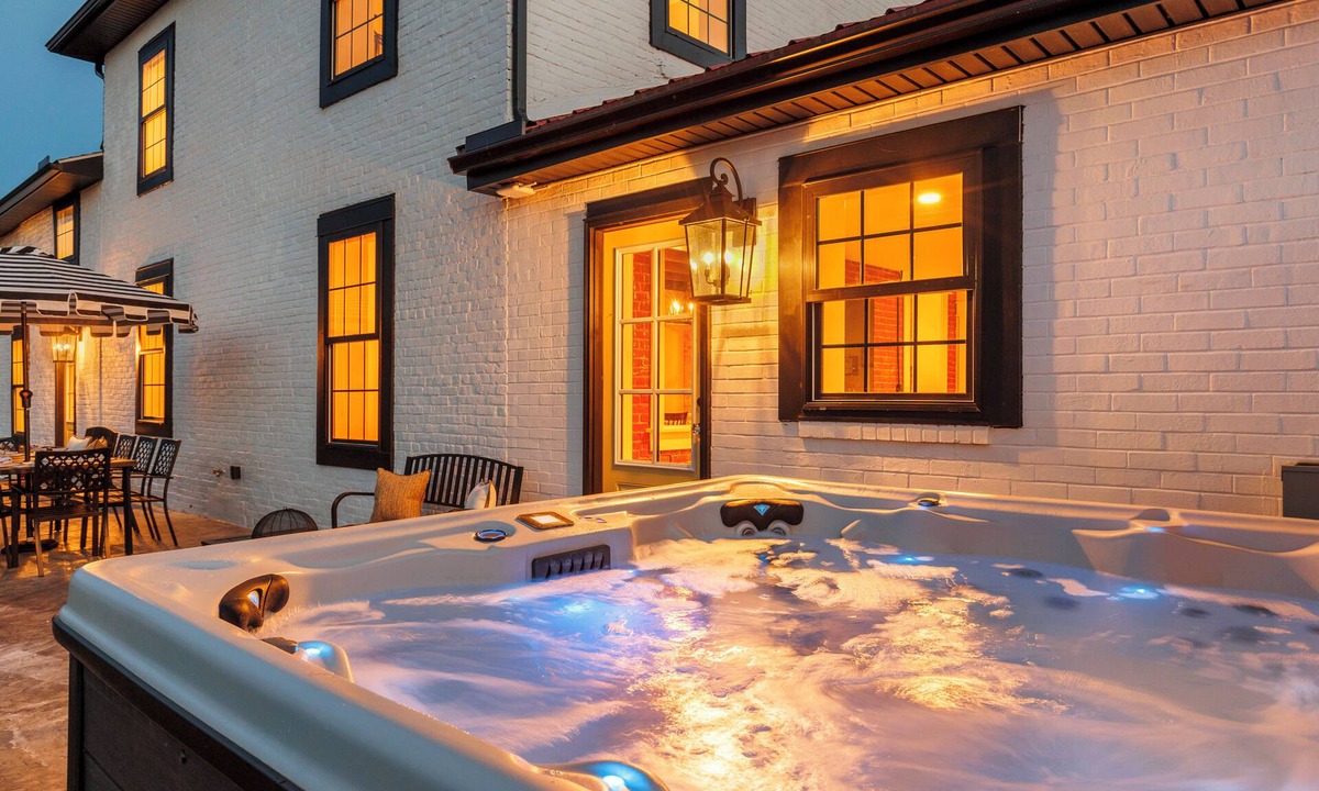 Hummelstown House | Luxury Angus Ranch Estate Pool & HotTub Private 50-Acre Retreat Near Hershey