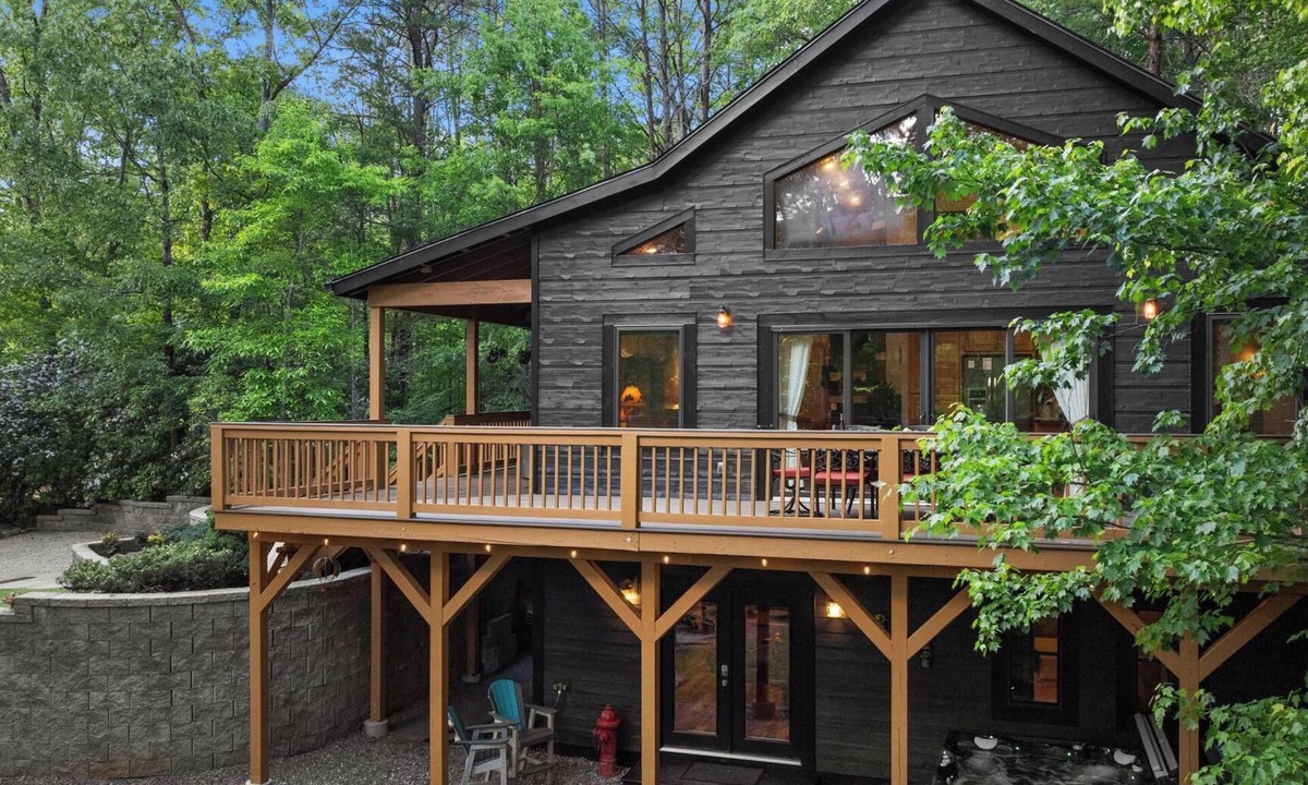 Franklin Cabin | Luxury Cabin: Hot Tub & Game Room