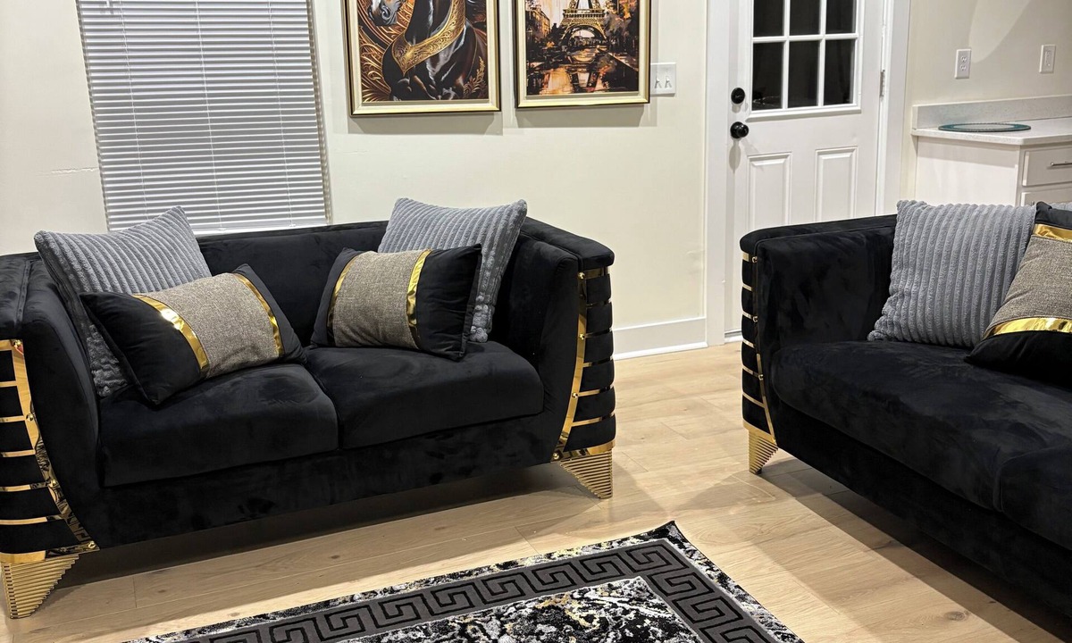 Mapleton/Fall Creek Condo | Luxury Gold & Black Retreat 2-bedroom condo