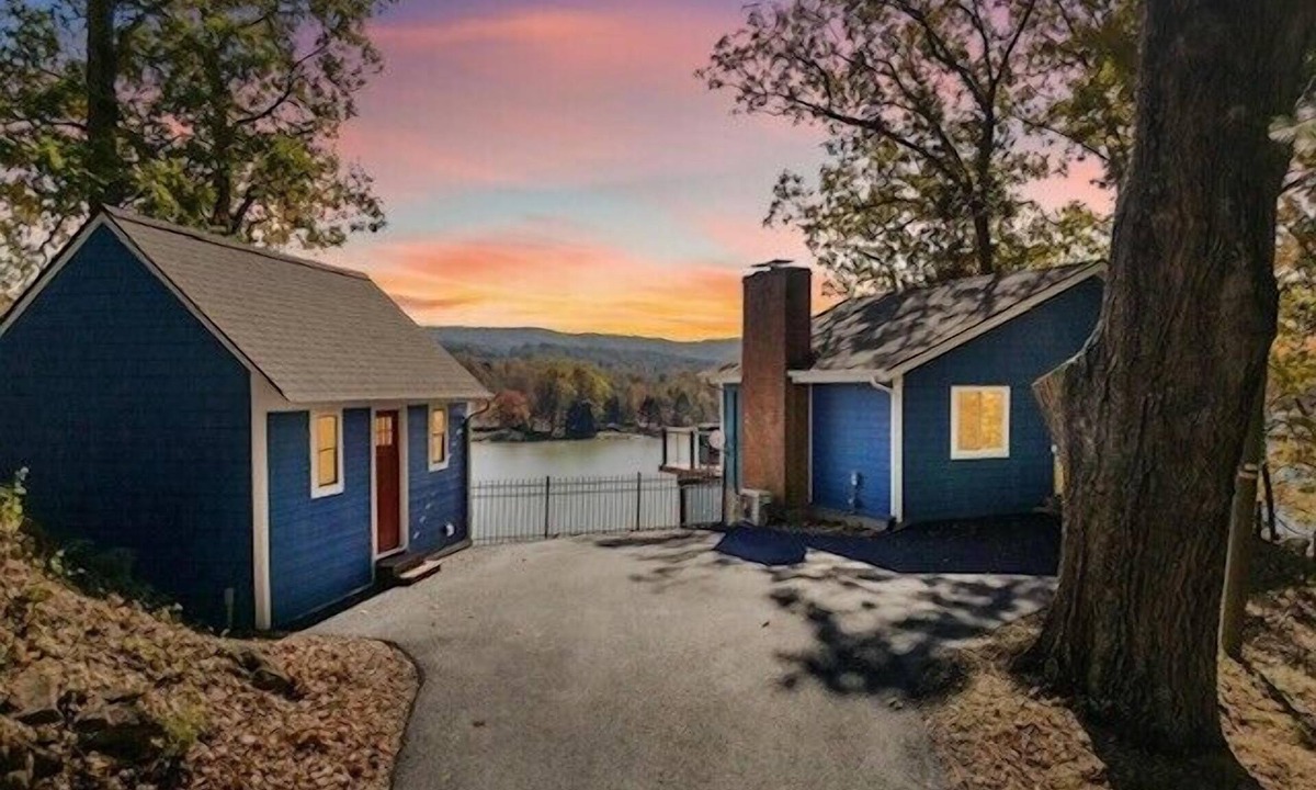 Pulaski House | Luxury Waterfront Cottage/Panoramic Views/Fully Renovated