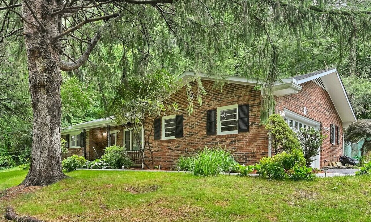 Waynesville House | Maggie Valley Getaway