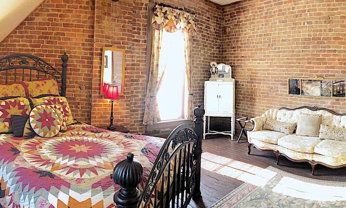 Glasgow Bed & Breakfast | Main Street Bed & Breakfast Established in 1810