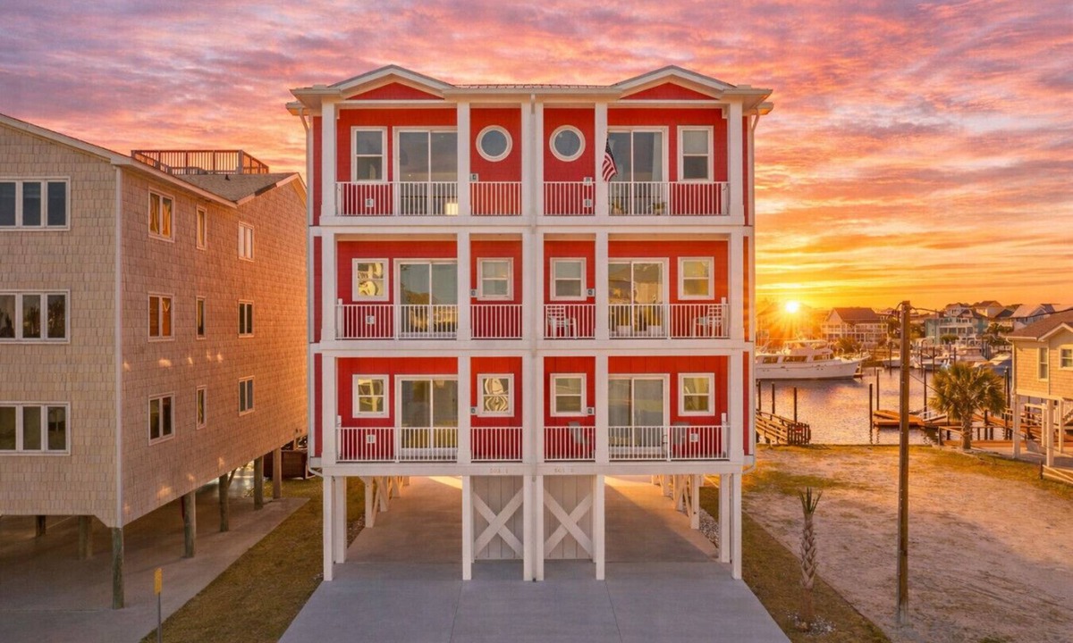 North Carolina Coast Villa | Marina Vista Retreat - Waterfront w/private dock