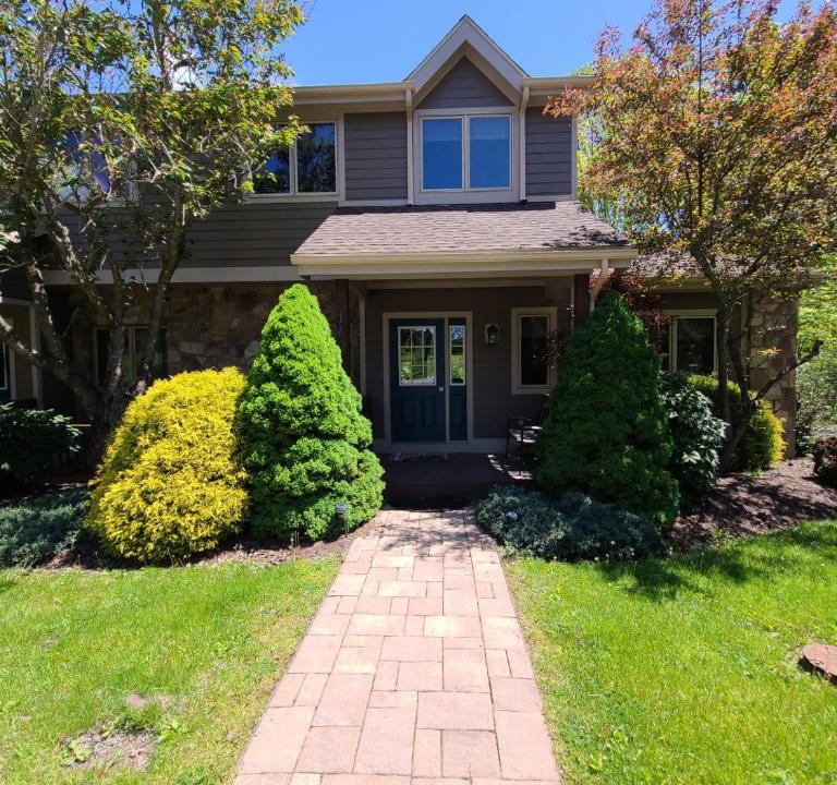 McHenry House | Marsh Hill Villa