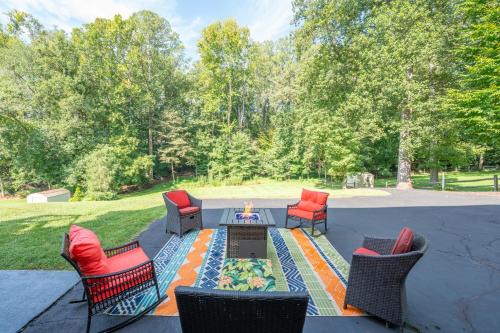 Martinsville House | Martinsville Gem - Fireplace, Pets, Near the Park