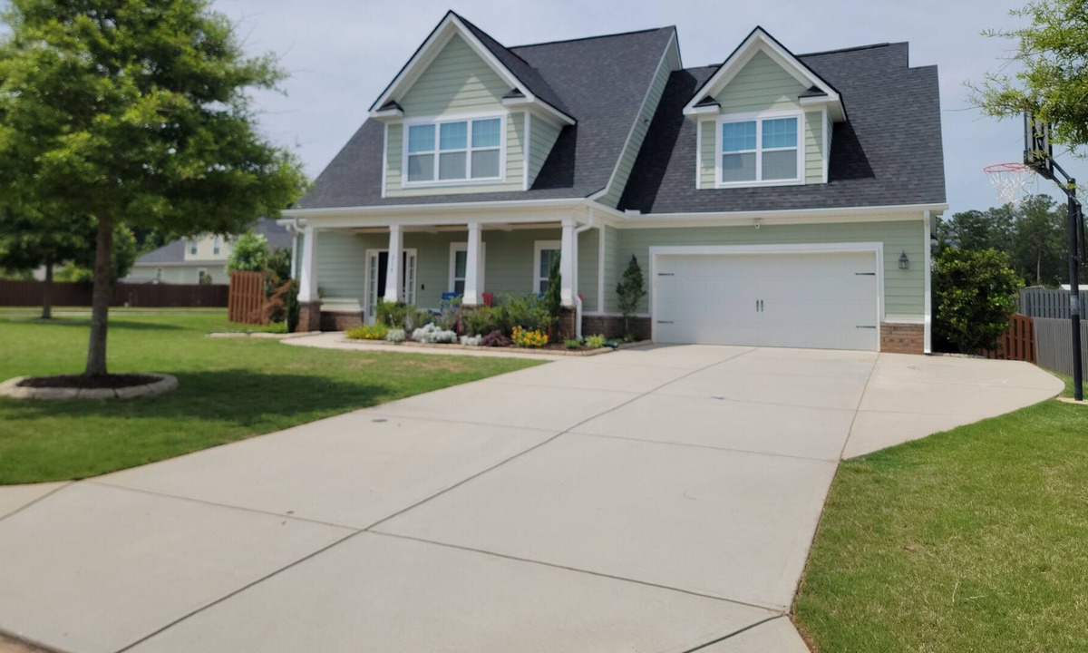 Evans House | Master's Rental
