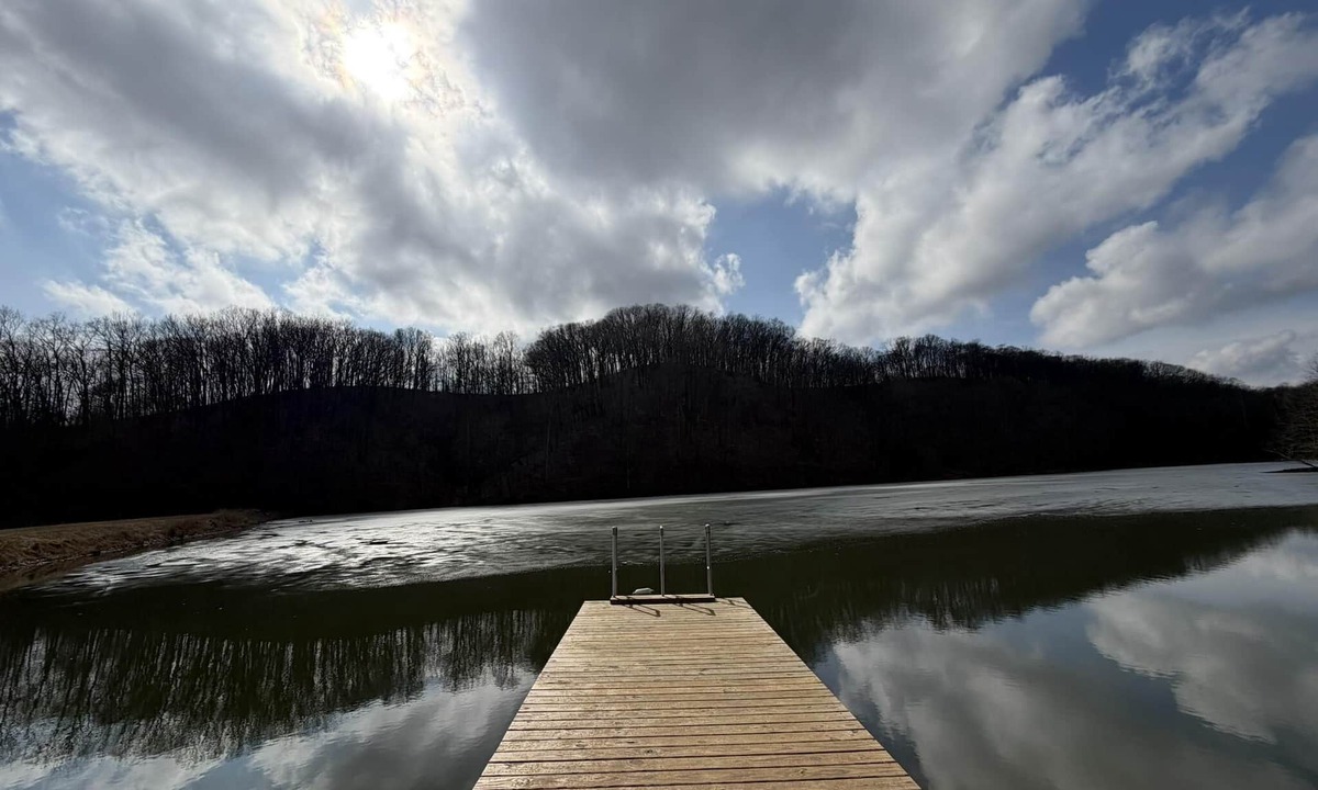 Vallonia Cabin | Medora Getaway, Charming Lakefront Retreat in Scenic Medora, Indiana
