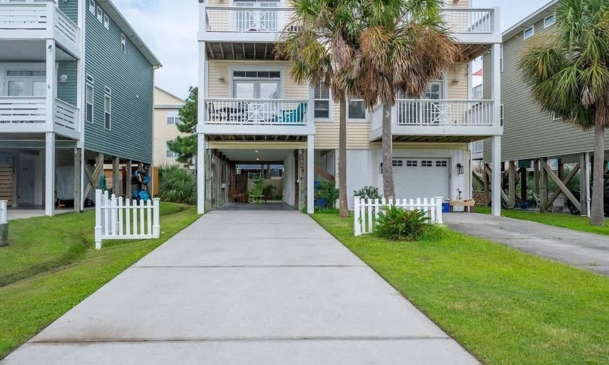 Wilmington Beach House | Mellow Yellow