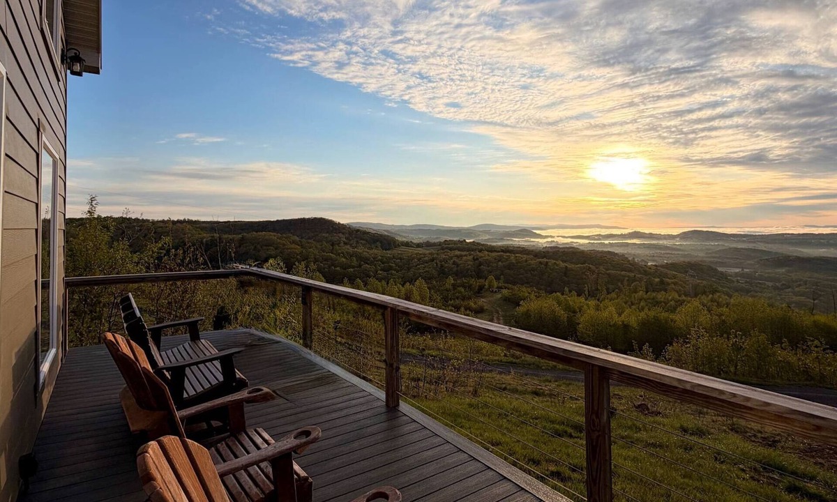 Cool Ridge House | Million Dollar View Home by New River Gorge Park