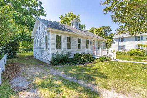 Historic Downtown Manteo House | Miss Agona