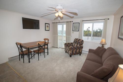 Edray Apartment | ML319 Slope Side Condo Steps to Village LOCATION