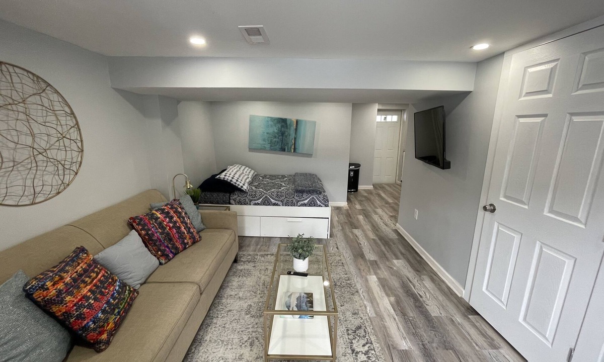 Anacostia Apartment | Modern Chic Basement in Historic Anacostia, Close to Waterfront, Navy Yard
