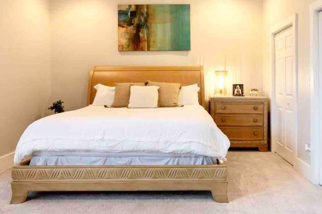 Walnut Hills Apartment | Modern/parking/Eden Park/near Downtown/FCC