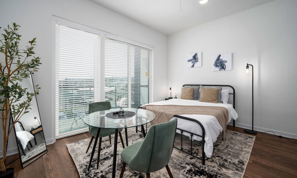 Avondale Apartment | Modern Studio Getaway w/Private Balcony