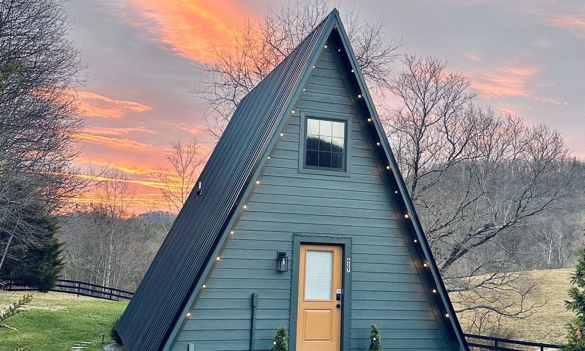 Etlan Cabin | Modern, unique cabin minutes away from Old Rag Mountain