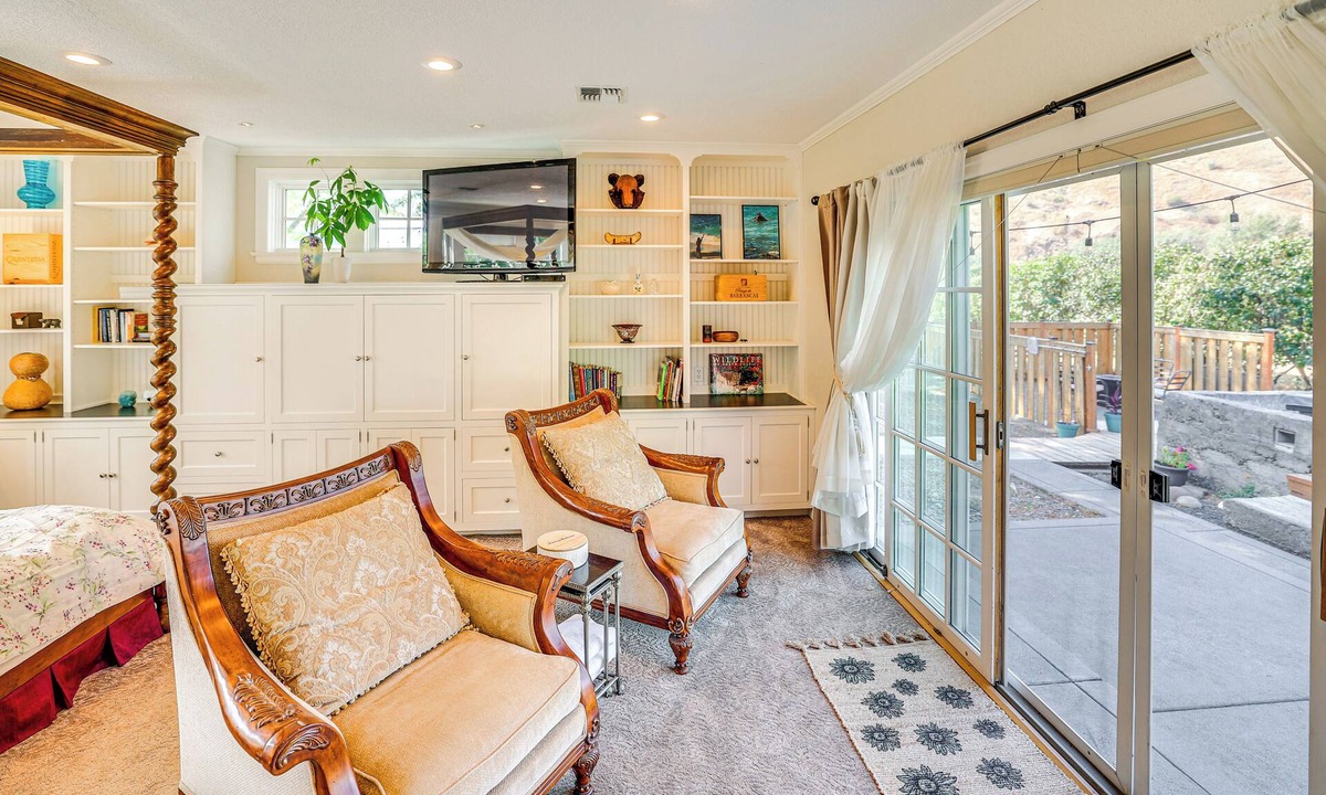 Milton-Freewater Cottage | Mongata Winery Retreat: Hot Tub, On-Site Tastings!