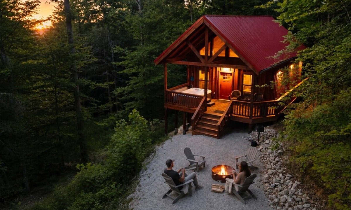 Rogers Cabin | Moonbow|Red River Gorge|Wifi|Hot Tub| Near Hiking and Climbing
