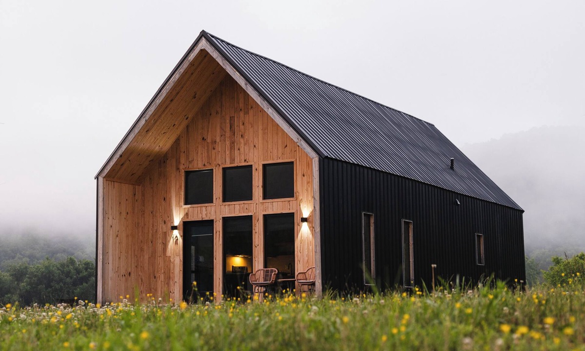 Stanton Cabin | Moonrise Meadow | RARE River BEACH, Hot Tub, RRG