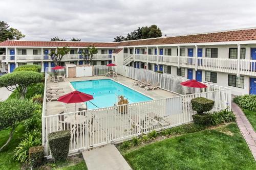 Salinas Hotel | Motel 6-Salinas, CA - North Monterey Area