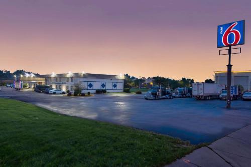 Springfield Hotel | Motel 6-Springfield, OH