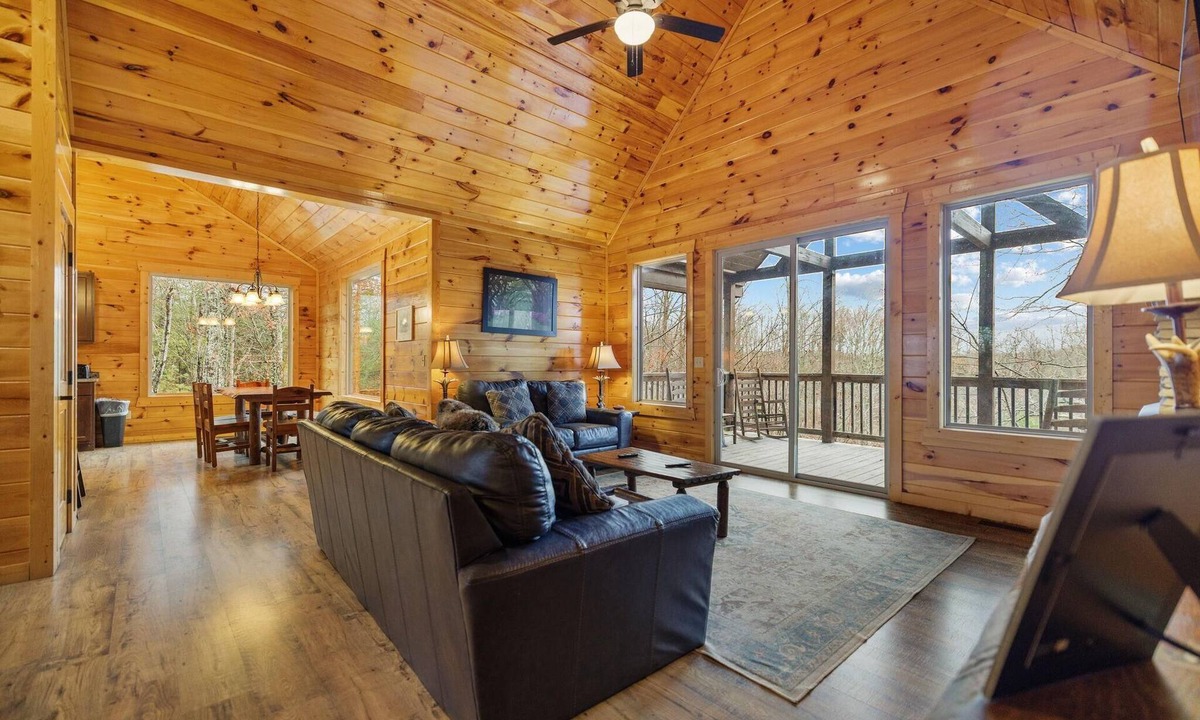 Rogers Cabin | Mountain Jubilee: Sleeps 8 | Relaxing Retreat with Game Room & Hot Tub