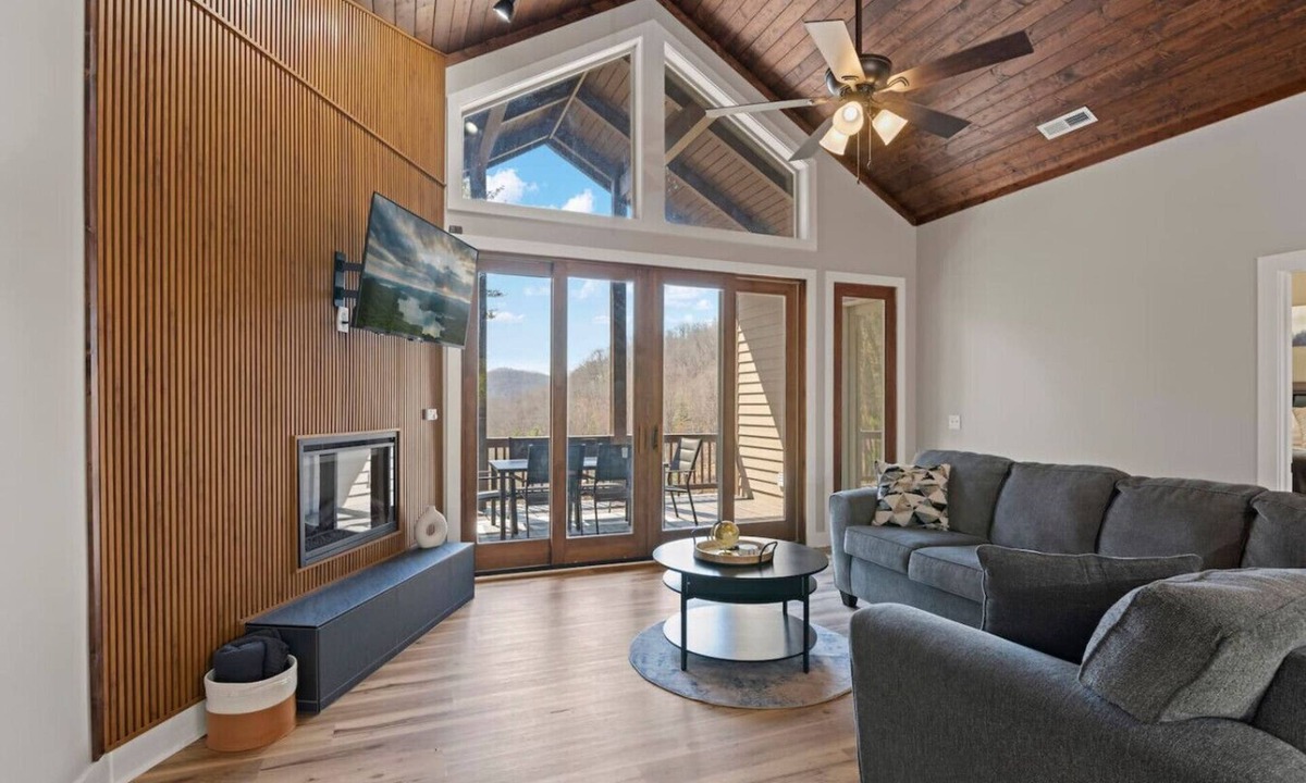 Sylva Condo | Mountain Sanctuary, Balcony, View, and Grill!
