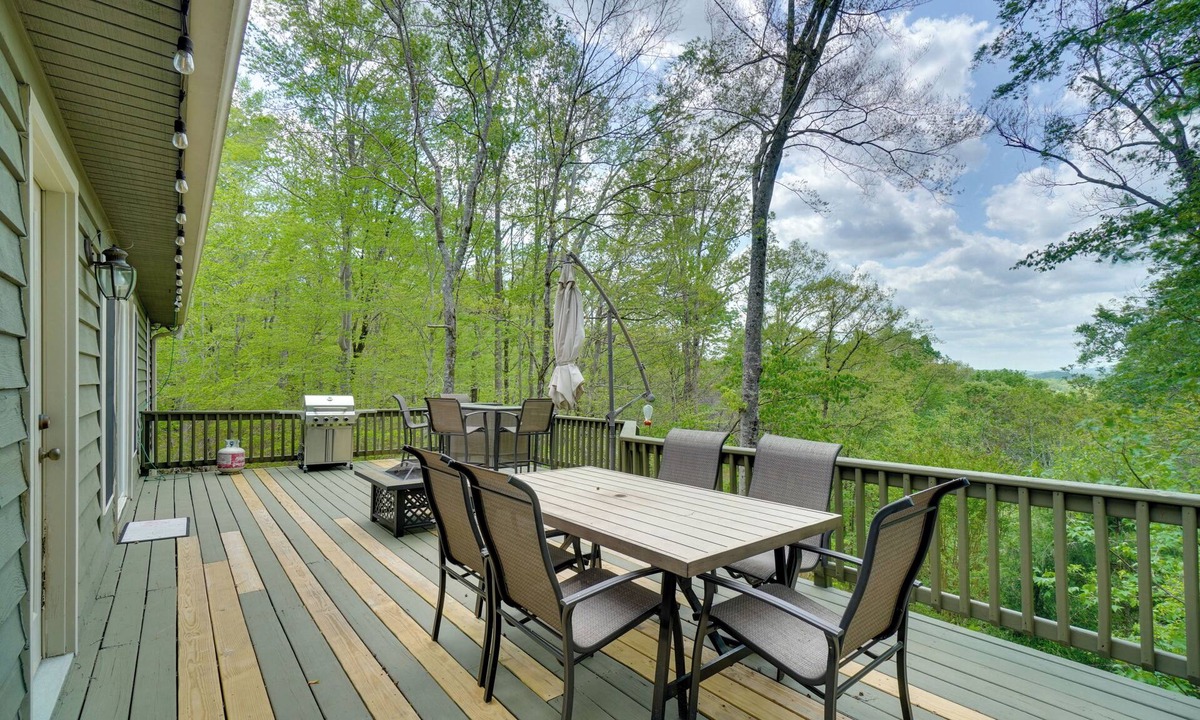 Byrdstown House | 'Mountain View' Home Near Dale Hollow Lake Fun!