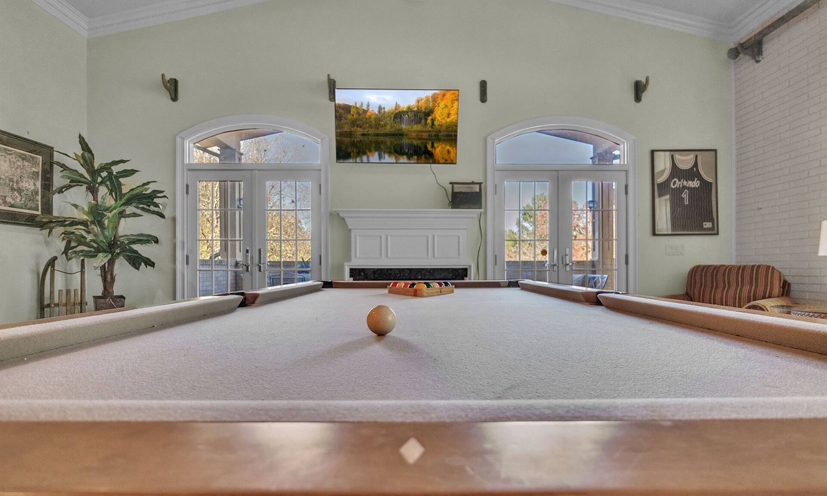 West Point House | Mr. B’s Home, Pool Table, 1 Mi to Old Waverly
