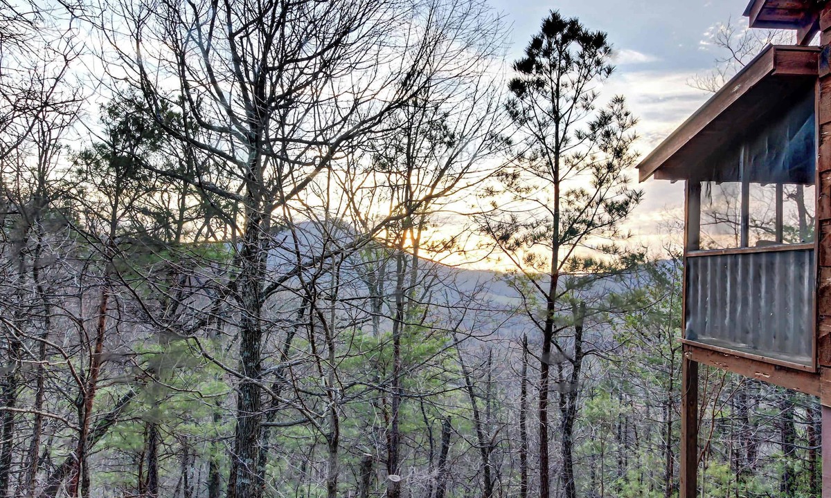 Smoky Mountains House | Mtn View Cabin, Sleeps 4・N the Woods・Deck・Hot Tub