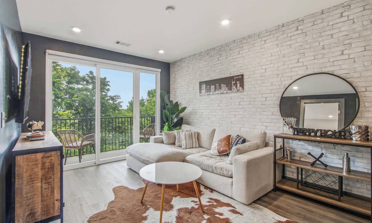Rolling Mill Hill Condo | Music City Condo・Mins to Broadway W Rooftop Lounge