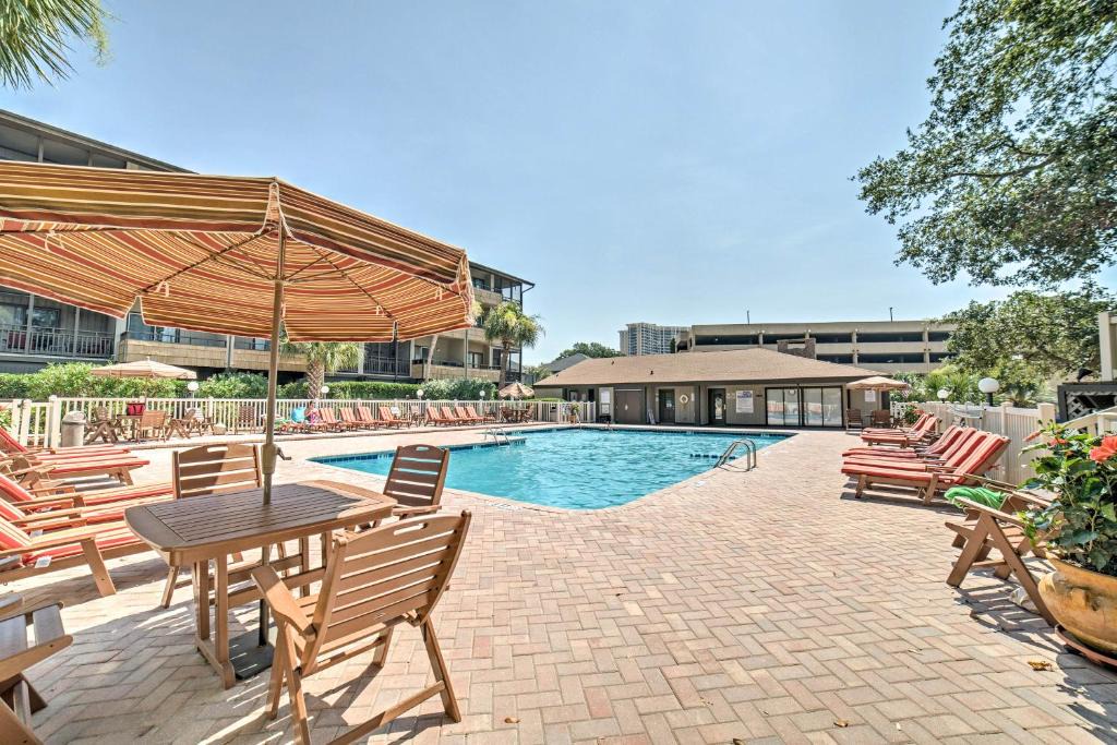 Myrtle Beach Apartment | Myrtle Beach Condo with Marsh Views - Walk to Beach!