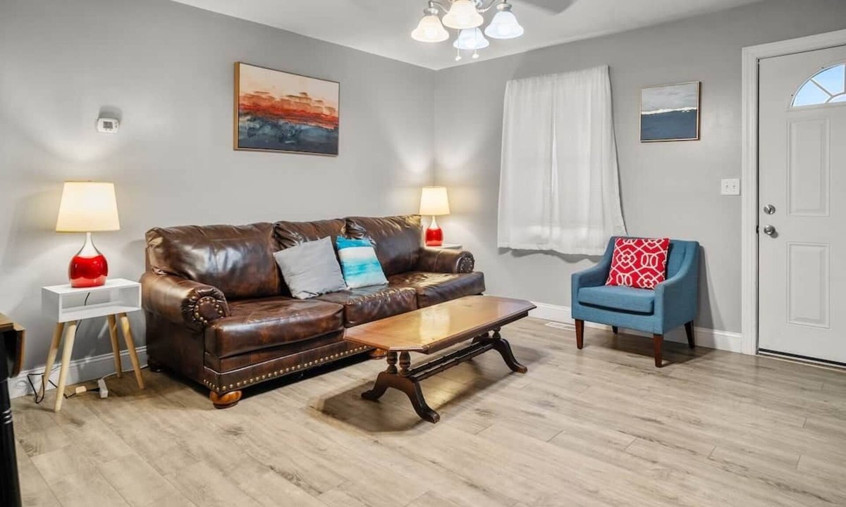 Stanton House | Nature's Nook I Cozy 2BR I 15m to RRG I Wi-Fi
