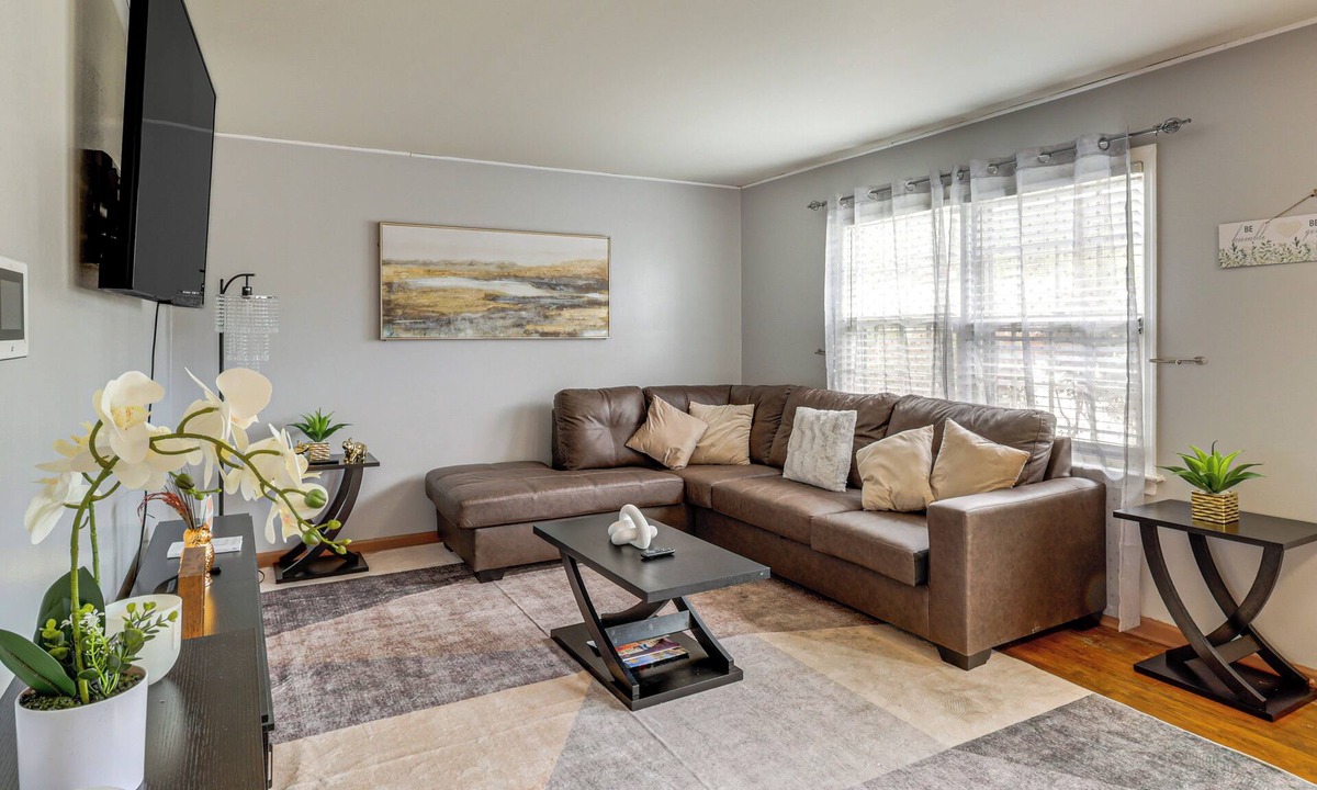 Fox Hill - Grandview House | Near Beaches, Base & Bay! Hampton Home w/Backyard