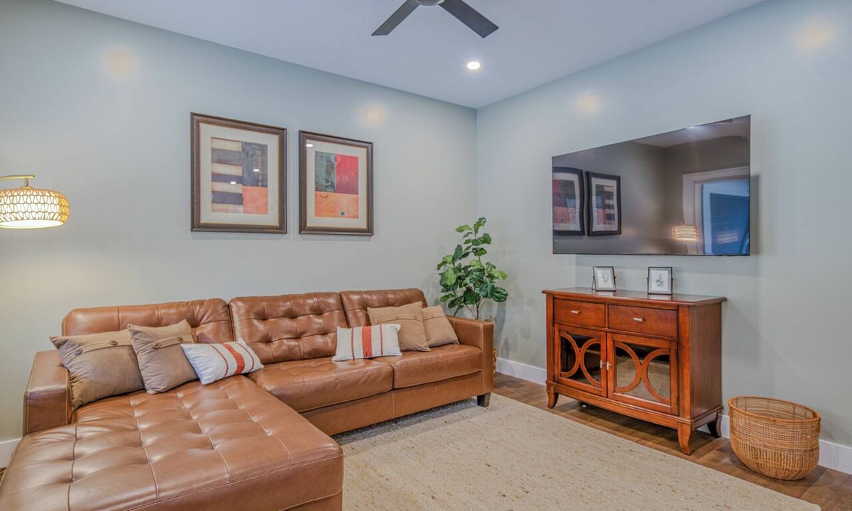 Asheville Cottage | New! Adorable Cottage 10 min to Downtown Asheville