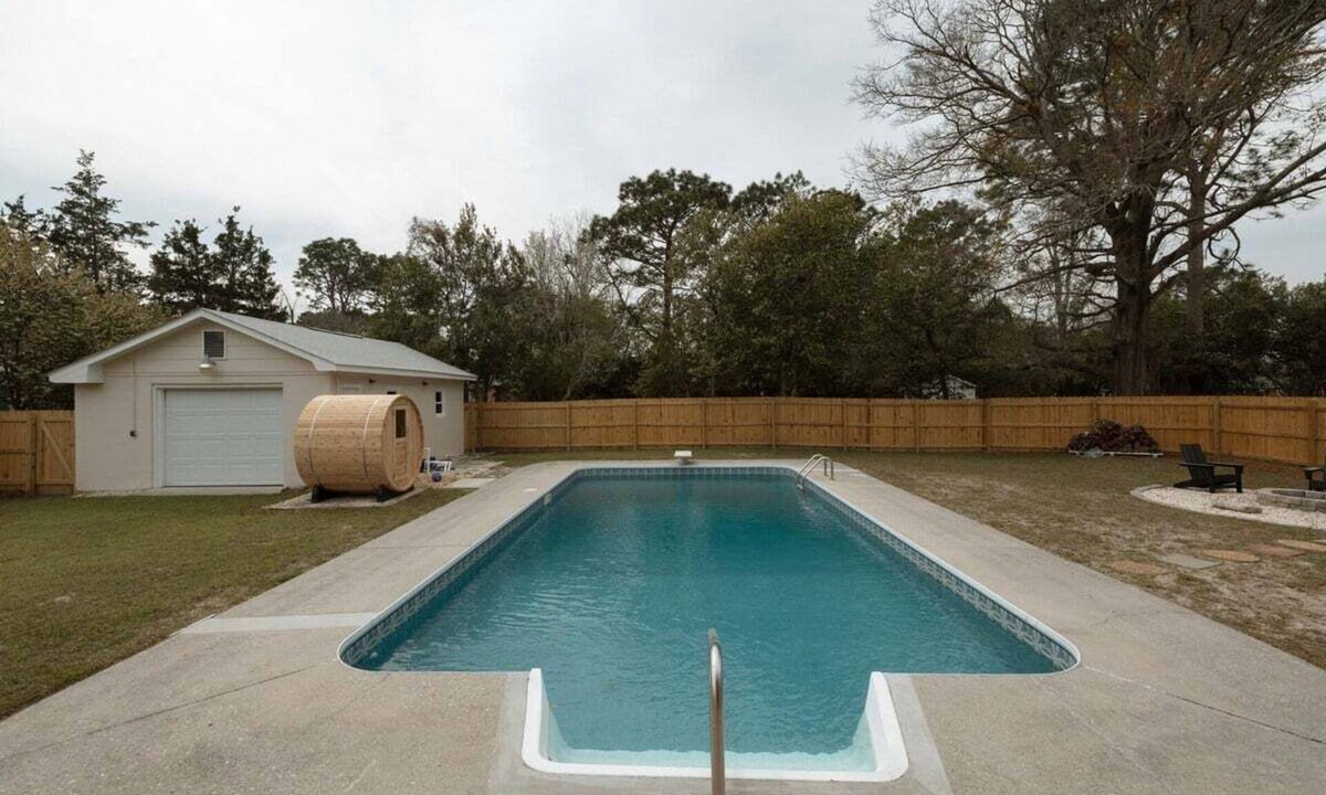 Green Meadow House | New! Coastal Ranch with Pool and Sauna!