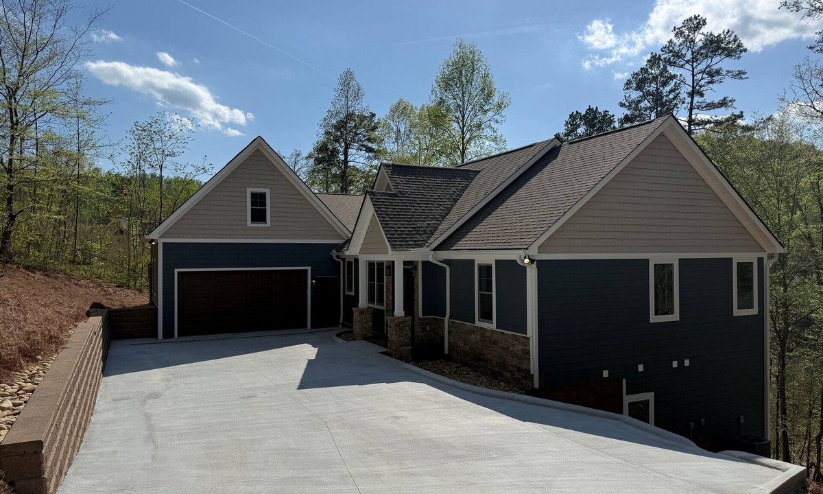 Big Creek House | New Lakefront Estate | Sleeps 36 | Private Dock