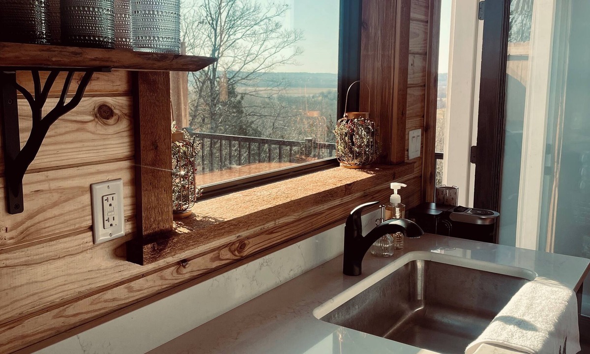 Hermann Cabin | NEW! Out On A Limb Treehouse