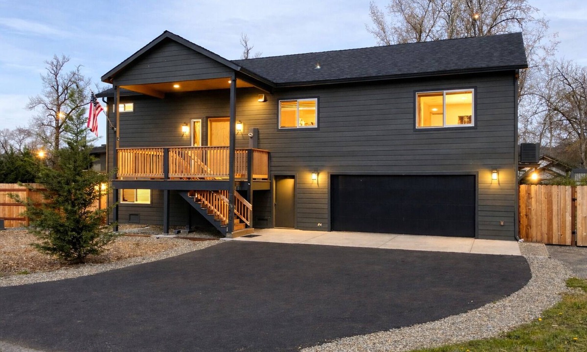 Grants Pass House | New Riverfront Home on 1 Acre - WiFi, Covered Deck
