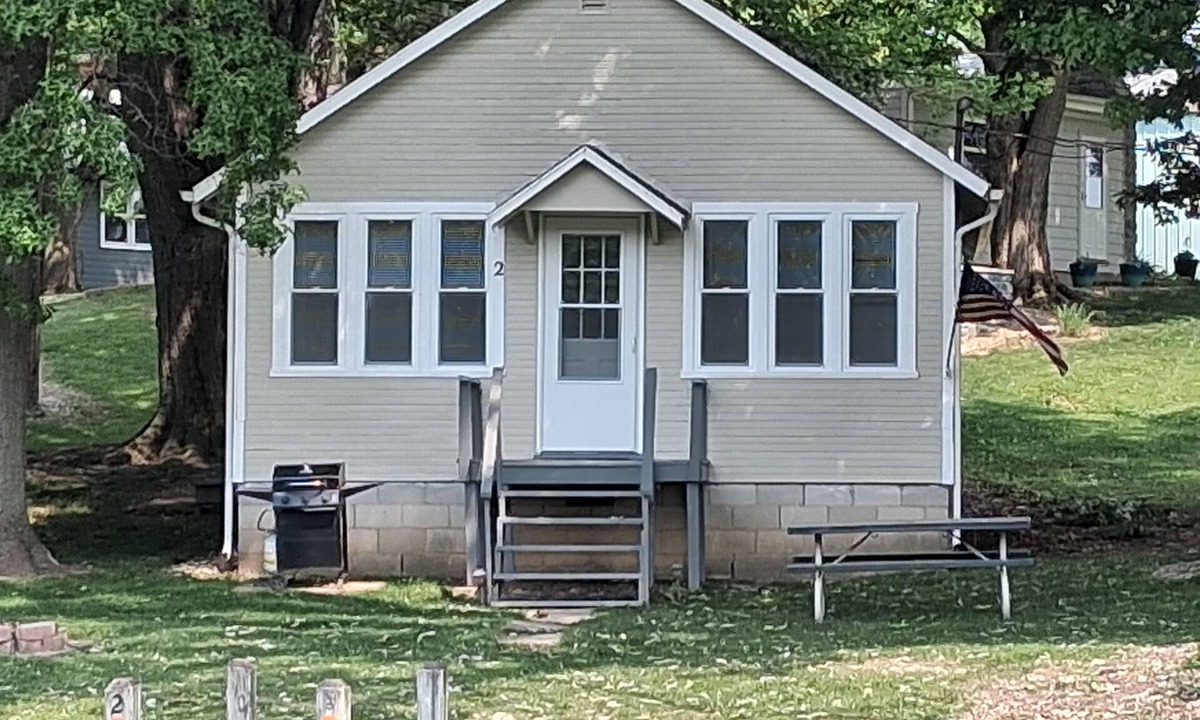 Lakeview Cottage | Newland's Resort: Cozy Channel Front Cottage #2 on Indian Lake with a boat dock