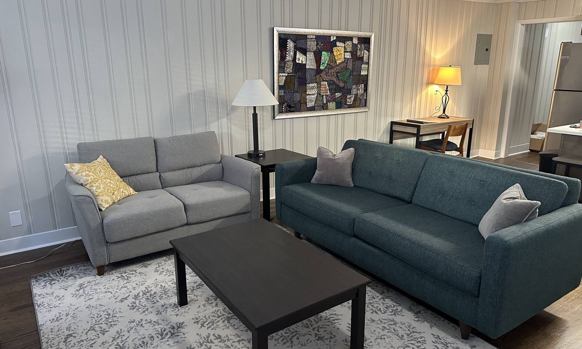 East Durham House | Newly Renovated 2BR near Downtown/Duke/NCCU/DPAC! Long Term Stays Welcome!