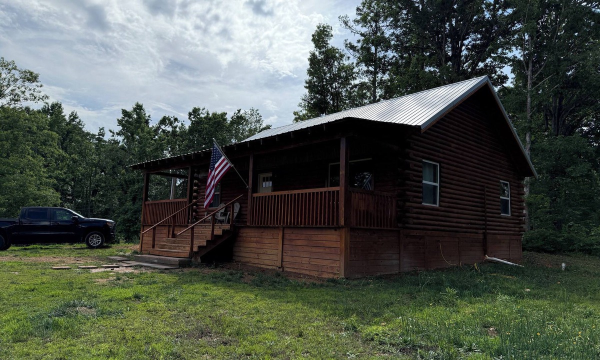 Waynesboro Cabin | Nice 2-bedroom cabin with AC in charming Waynesboro