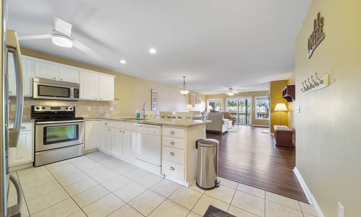 La Follette Condo | Norris Lake Condo - Deerfield condo - Lakefront condo w/Boat Slip-LaFollette, TN