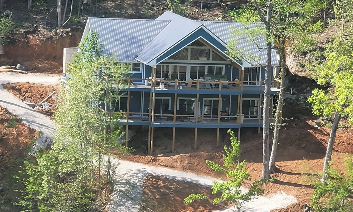 La Follette House | NORRIS LAKE FRONT RENTALS: Lake Livin, Now Available JULY 4-11 Lake Front Home
