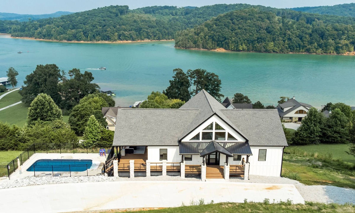 La Follette House | Norris Lake Home with Heated Saltwater Pool and Hot Tub in Deerfield