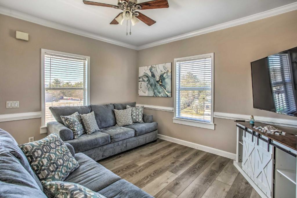 North Myrtle Beach Apartment | North Myrtle Beach Condo about Half Mi to Beach!