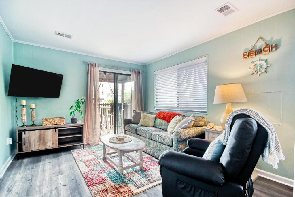 Crescent Beach Apartment | North Myrtle Hideaway