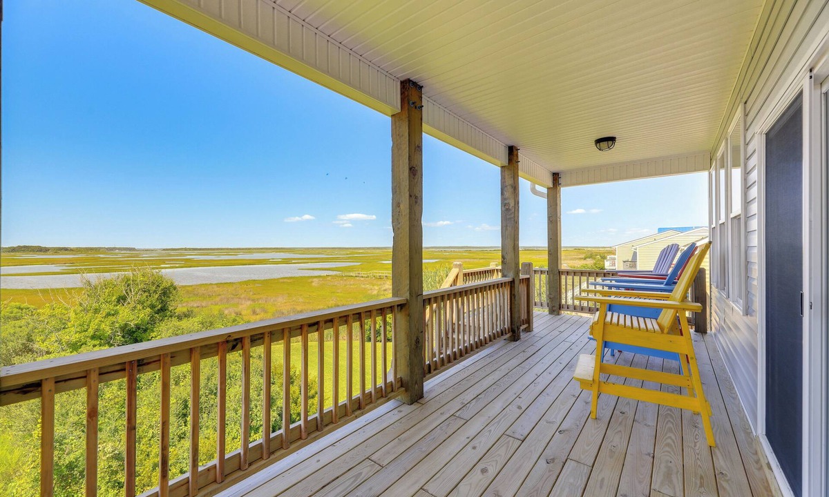 Sneads Ferry Cottage | North Topsail Getaway w/Panoramic Sound Views!